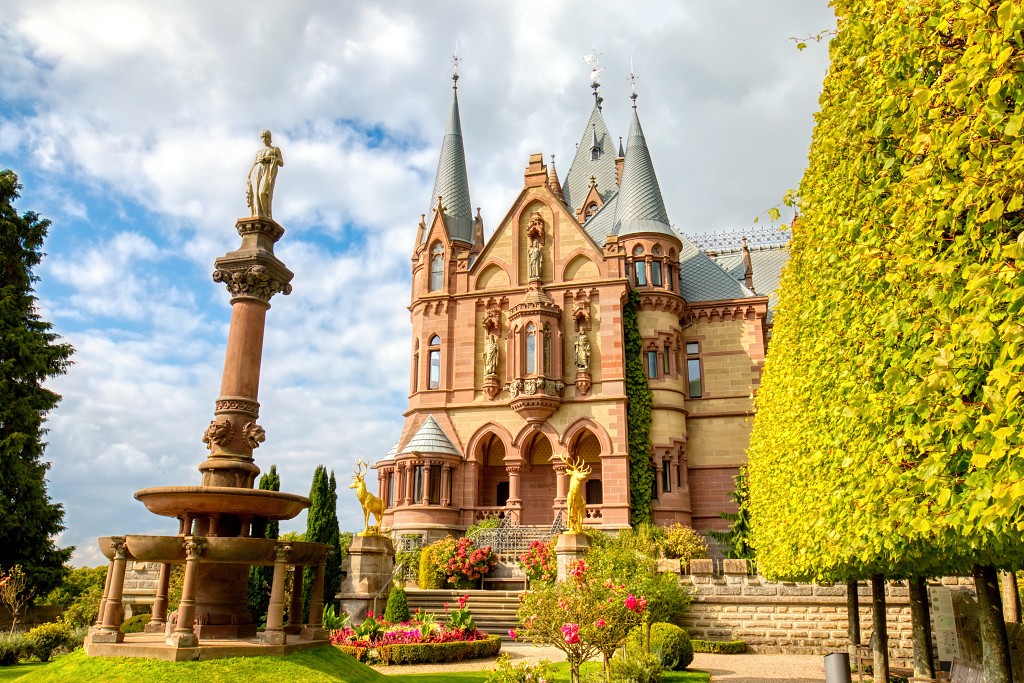 schloss drachenburg kasteel hdr bucht slot drachenfels in königswinter duitsland neogotiek neorenaissance renaissance